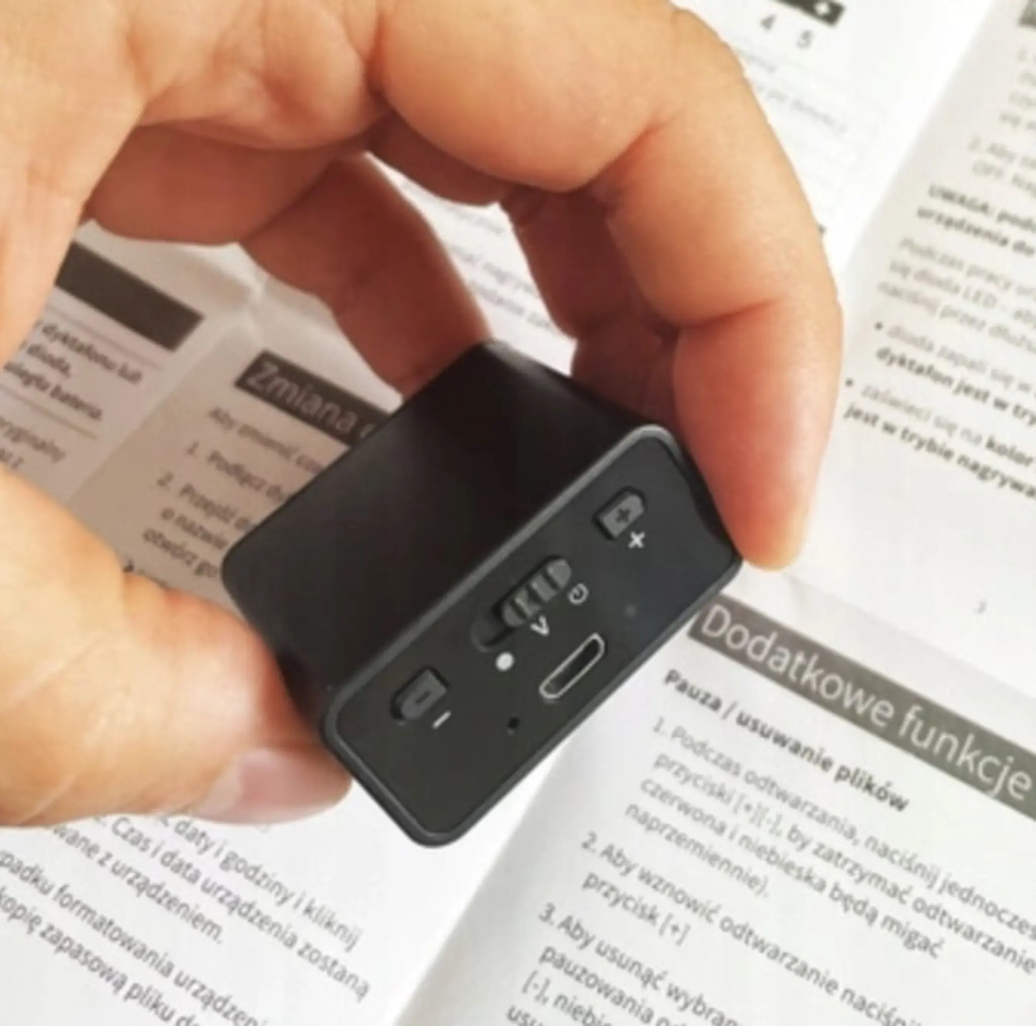 DYKTAFON SZPIEGOWSKI MINI CYFROWY PODSŁUCH MAŁY PENDRIVE 32GB SŁUCHAWKI